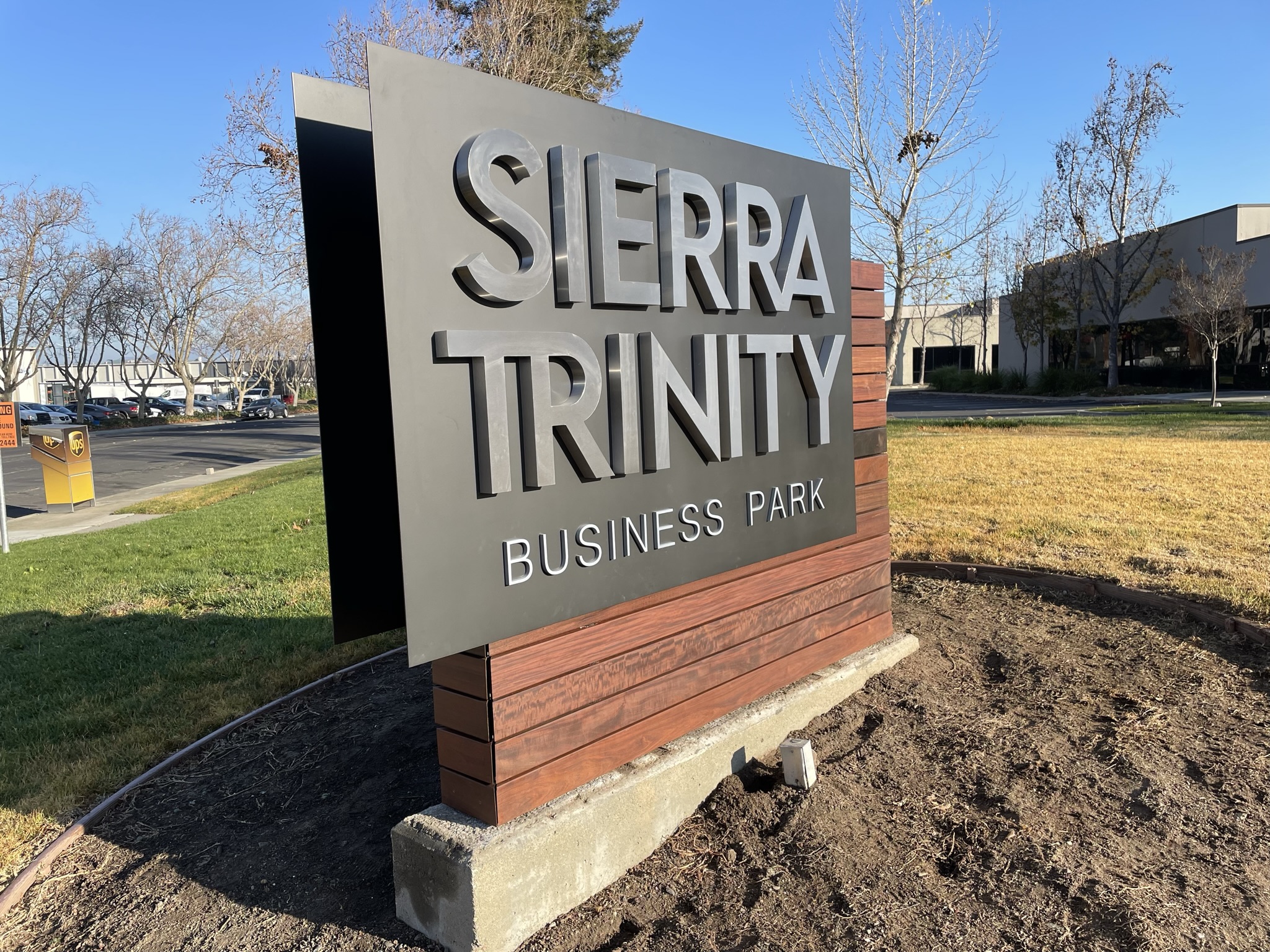 Sierra Trinity Monument Primary
